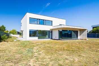 Prodej domu 206 m², Jesenice