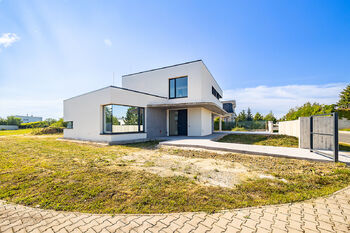 Prodej domu 206 m², Jesenice