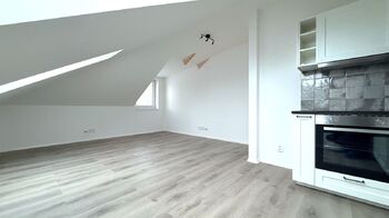 2. kuchyň - Prodej bytu 4+kk v osobním vlastnictví 117 m², Praha 9 - Horní Počernice