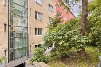 Vnitroblok - Prodej bytu 1+1 v osobním vlastnictví 45 m², Praha 3 - Vinohrady