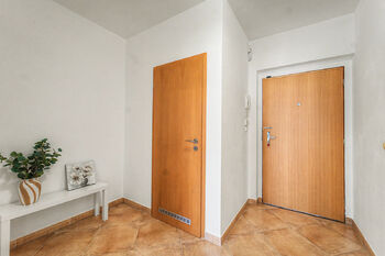 Prodej bytu 2+kk v osobním vlastnictví 52 m², Praha 10 - Záběhlice