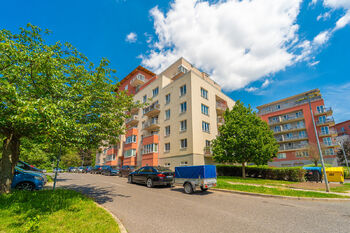 Prodej bytu 2+kk v osobním vlastnictví 52 m², Praha 10 - Záběhlice