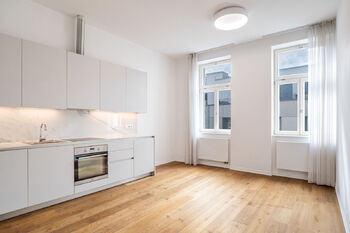 Prodej bytu 3+kk v osobním vlastnictví 69 m², Praha 5 - Smíchov