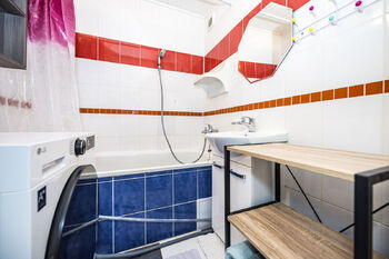 Koupelna s vanou - Prodej bytu 3+1 v družstevním vlastnictví 74 m², Teplice