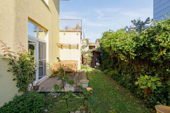 Zahrádka - Prodej bytu 2+1 v osobním vlastnictví 86 m², Praha 10 - Dolní Měcholupy