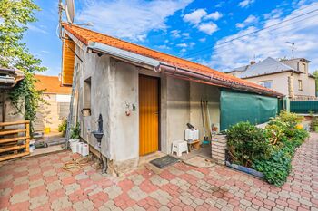 Garáž + kuchyňka - Prodej domu 186 m², Žilina