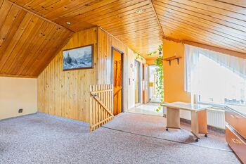 Chodba - 1.patro - Prodej domu 186 m², Žilina