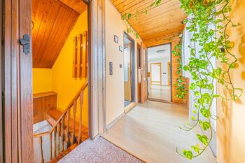 Chodba - 1.patro - Prodej domu 186 m², Žilina