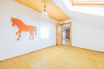 Pokoj - 1.patro - Prodej domu 186 m², Žilina