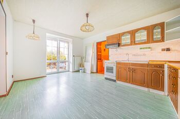 Kuchyně - přízemí - Prodej domu 186 m², Žilina