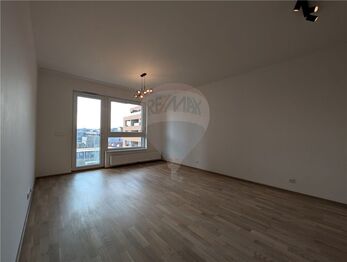 obývací pokoj - Pronájem bytu 3+kk v osobním vlastnictví 78 m², Praha 9 - Vysočany