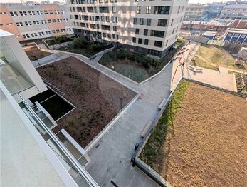 výhled - Pronájem bytu 3+kk v osobním vlastnictví 78 m², Praha 9 - Vysočany