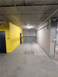 garáž - Pronájem bytu 3+kk v osobním vlastnictví 78 m², Praha 9 - Vysočany