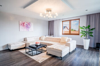 Prodej domu 300 m², Otvice