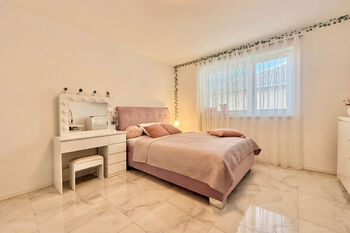 pokoj - Prodej domu 220 m², Polerady