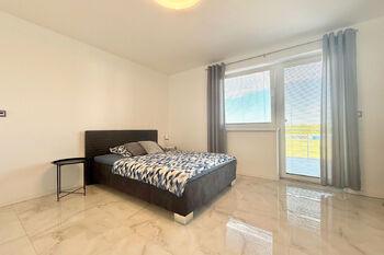 pokoj - Prodej domu 220 m², Polerady