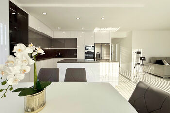 kuchyně - Prodej domu 220 m², Polerady