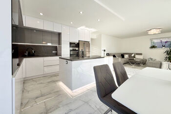 kuchyně - Prodej domu 220 m², Polerady