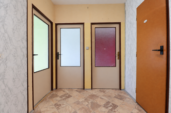 Chodba - Prodej bytu 3+1 v osobním vlastnictví 62 m², Praha 9 - Černý Most