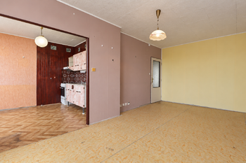 Obývací pokoj + kuchyň - Prodej bytu 3+1 v osobním vlastnictví 62 m², Praha 9 - Černý Most