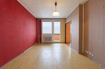 Obývací pokoj - Prodej bytu 3+1 v osobním vlastnictví 62 m², Praha 9 - Černý Most