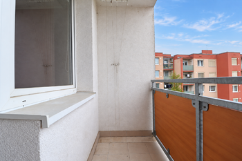 Lodžie - Prodej bytu 3+1 v osobním vlastnictví 62 m², Praha 9 - Černý Most