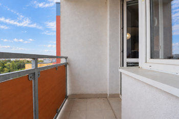 Lodžie - Prodej bytu 3+1 v osobním vlastnictví 62 m², Praha 9 - Černý Most