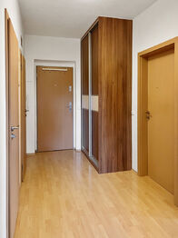 Předsíň - Pronájem bytu 2+kk v osobním vlastnictví 61 m², Praha 10 - Hostivař