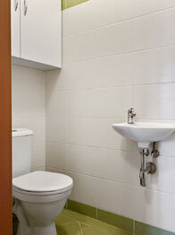 Samostatné WC - Pronájem bytu 2+kk v osobním vlastnictví 61 m², Praha 10 - Hostivař
