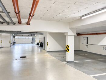 Garáž - Pronájem bytu 2+kk v osobním vlastnictví 61 m², Praha 10 - Hostivař