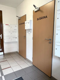 Kočárkárna, sušárna - Pronájem bytu 2+kk v osobním vlastnictví 61 m², Praha 10 - Hostivař
