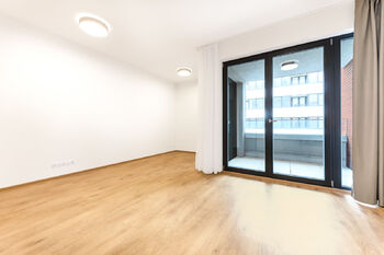 Pronájem bytu 1+kk v osobním vlastnictví 38 m², Praha 8 - Libeň