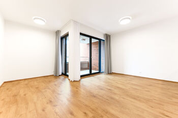 Pronájem bytu 1+kk v osobním vlastnictví 38 m², Praha 8 - Libeň