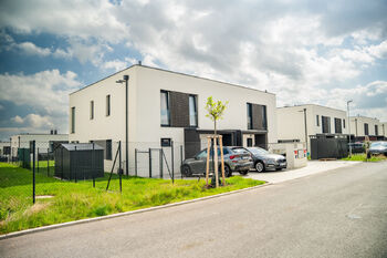 Pronájem domu 161 m², Praha 8 - Březiněves