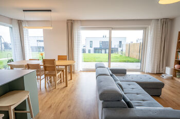 Pronájem domu 161 m², Praha 8 - Březiněves