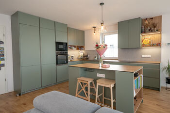 Pronájem domu 161 m², Praha 8 - Březiněves