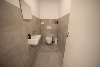 Pronájem domu 161 m², Praha 8 - Březiněves