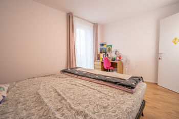 Pronájem domu 161 m², Praha 8 - Březiněves