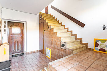 Vstupní hala - Prodej domu 218 m², Stará Huť