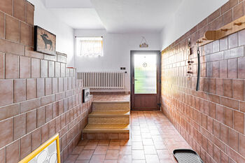 Vstupní hala - Prodej domu 218 m², Stará Huť