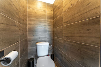 WC 2.NP - Prodej domu 218 m², Stará Huť