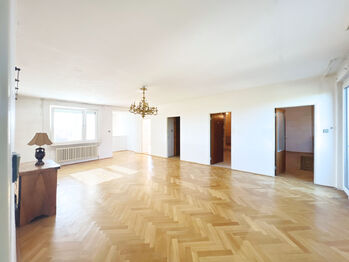Prostor, variabilita a potenciál jsou zde hlavními atributy - Prodej domu 280 m², Praha 5 - Smíchov