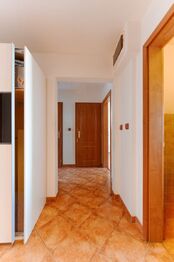 Prodej bytu 3+1 v osobním vlastnictví 70 m², Praha 4 - Chodov