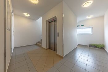 Prodej bytu 2+kk v osobním vlastnictví 64 m², Praha 10 - Uhříněves