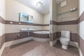 Prodej bytu 2+kk v osobním vlastnictví 64 m², Praha 10 - Uhříněves