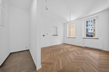 Prodej bytu 1+kk v osobním vlastnictví 23 m², Praha 4 - Podolí