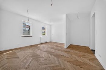 Prodej bytu 1+kk v osobním vlastnictví 23 m², Praha 4 - Podolí