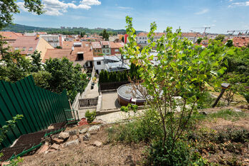 Rodinný dům Rotalova, Brno, se 3 bytovými jednotkami a zahradou - Prodej nájemního (činžovního) domu 208 m², Brno
