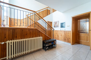 Vstupní hala v přízemí - Prodej domu 172 m², Krakovany