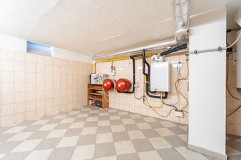 Sklepní prostory domu - Prodej domu 172 m², Krakovany